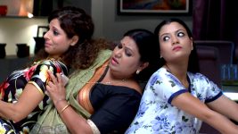 Badi Door Se Aaye Hain S01E34 Members Apologize to Varsha and Vasant Full Episode