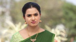 Aayutha Ezhuthu S01E182 Meghala Confides in Indra Full Episode