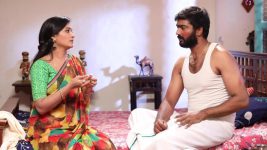 Aayutha Ezhuthu S01E214 Indra Takes Care of Sakthivel Full Episode