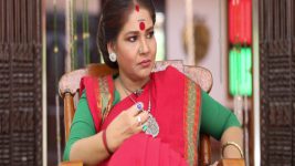 Aayutha Ezhuthu S01E237 Kaliammal in a Dilemma Full Episode