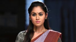 Aayutha Ezhuthu S01E41 Kaliammal Threatens Indra Full Episode