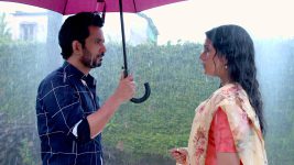 Ajunhi Barsat Aahe S01E05 We Need To Talk Full Episode