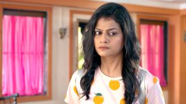 Ajunhi Barsat Aahe S01E09 Manu Avoids Meera Full Episode