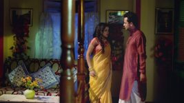 Ardhangini S01E19 Ishwari Hugs Umapati Full Episode