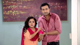 Ardhangini S01E281 Ayush Saves Ishwari Full Episode