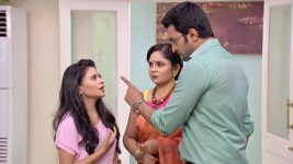 Ardhangini S01E302 Ayush Suspects Paromita Full Episode