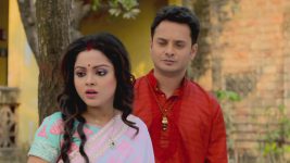Ardhangini S01E36 Umapati Surprises Ishwari Full Episode