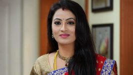 Avalum Naanum S01E20 Thiya Returns to Praveen's House Full Episode