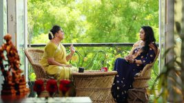 Bharathi Kannamma S01E943 Soundharya's Advice to Sharmila Full Episode