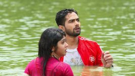 Bouma Ekghor S01E02 Tiya, Raju Cross Paths Full Episode