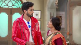 Bouma Ekghor S01E10 Raju Promises Priya Full Episode