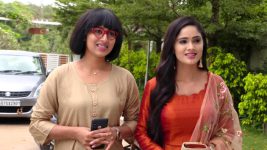 Care of Anasuya S01E51 Pavani Is Thrilled Full Episode