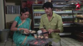 Diya Aur Baati Hum S01E74 Sooraj and Sandhya Cook Together Full Episode