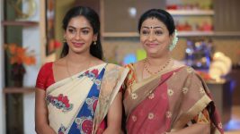 Eeramaana Rojaave S02E07 Priya to Marry Parthiban Full Episode