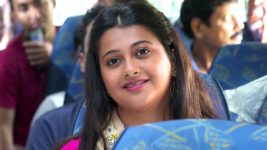Ekhane Aakash Neel Season 2 S01E09 Hiya to Visit the Chatterjees Full Episode