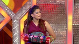 Enkitta Modhaadhe S02E13 An Entertaining Battle Full Episode