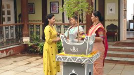 Goth S01E183 Radha to Search for Vilas Full Episode