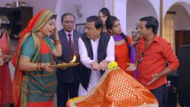 Har Shaakh Pe Ullu Baithaa Hai S01E31 Chaitu's Family Worships a Kaddu! Full Episode