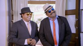 Har Shaakh Pe Ullu Baithaa Hai S01E52 Boondi, Pakodi Become Contractors - Kahani Ab Tak Full Episode