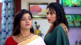 Khukumoni Home Delivery S01E163 Nipa Threatens Bhisma Full Episode