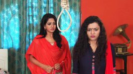 Kutumba Gauravam S01E02 Divya Rescues Niveditha Full Episode