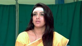 Kutumba Gauravam S01E45 Niveditha Meets With An Accident Full Episode