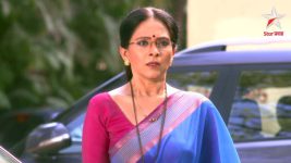 Lek Mazhi Ladki S01E09 Iravati Takes Meera with Her Full Episode