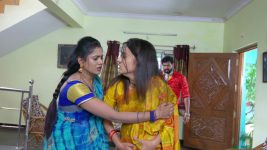 Manasichi Choodu S01E561 Bhanumathi and Sandhya in Danger Full Episode