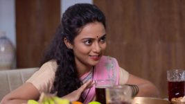 Molkarin Bai S01E302 Lali, Sumitra Join Hands Full Episode
