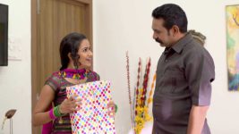 Molkarin Bai S01E56 Gunjan Visits Prakash Full Episode