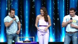 Nach Baliye S01E20 Salman Celebrates Sonakshi’s B’day Full Episode