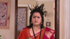 Nakalat Saare Ghadle S01E61 Padmaja's New Look Full Episode