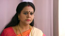 Neelakuyil S01E114 Radhamani Questions Sarath Chandr Full Episode