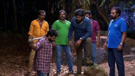 Neelakuyil S01E129 Jai Surya Is in Danger Full Episode