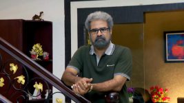 Neelakuyil S01E131 Captain Worries for Chittu Full Episode