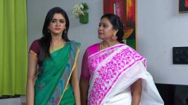 Neelakuyil S01E172 Rani Learns About the Problems Full Episode