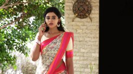 Neelakuyil S01E182 Rani Phones Sarath Chandra Full Episode