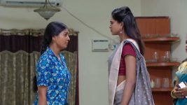 Neelakuyil S01E184 Rani Questions Chittu Full Episode