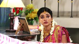 Neelakuyil S01E208 Rani Attempts Suicide Full Episode