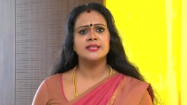 Neelakuyil S01E33 Radhamani Loses her Cool Full Episode