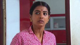 Neelakuyil S01E34 Chittu's Secret Is Out Full Episode