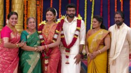 Neelakuyil S01E54 Jai Surya Ties the Knot with Rani Full Episode