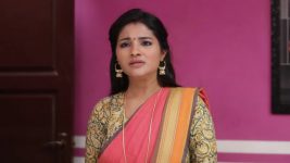 Nenjam Marapathillai S01E263 Saranya's Major Decision Full Episode