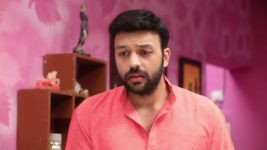 Nenjam Marapathillai S01E269 Vikram Makes an Effort Full Episode