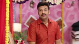 Nenjam Marapathillai S01E293 Vikram's Surprise for Saranya Full Episode