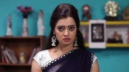 Nenjam Marapathillai S01E300 Sathya Lashes Out at Arjun Full Episode