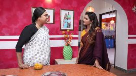 Nenjam Marapathillai S01E322 Saranya Warns Akhilandeshwari Full Episode