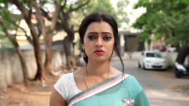 Nenjam Marapathillai S01E338 Sathya Meets with an Accident Full Episode