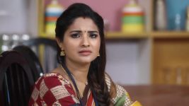 Nenjam Marapathillai S01E340 A Threat for Saranya Full Episode