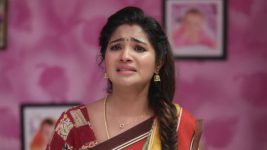 Nenjam Marapathillai S01E343 Saranya's Request to Vikram Full Episode